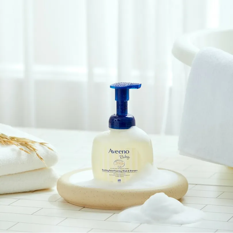 Aveeno Baby Soothing Relief Foaming Wash & Shampoo 400mL